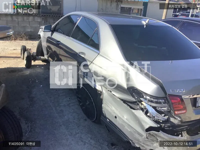 Photo 2 of 16: 2015 Mercedes-Benz E200, VIN WDDHF3EB6FB111071 — Korean insurance auction