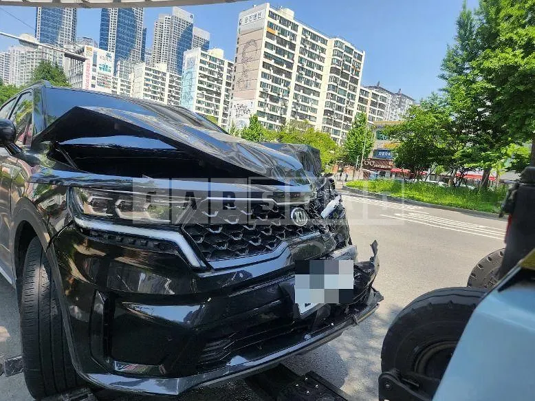 Photo 2 of 4: 2020 Kia Sorento 2.2 — Korean insurance auction