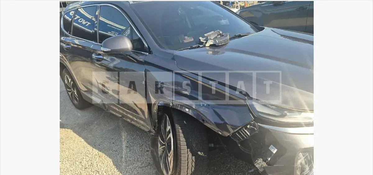 Photo 2 of 24: 2018 Hyundai Santa Fe 2.0 (4WD) — Korean insurance auction