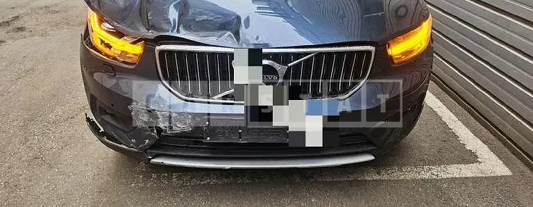 Photo 2 of 19: 2019 Volvo XC40T4 AWD — Korean insurance auction