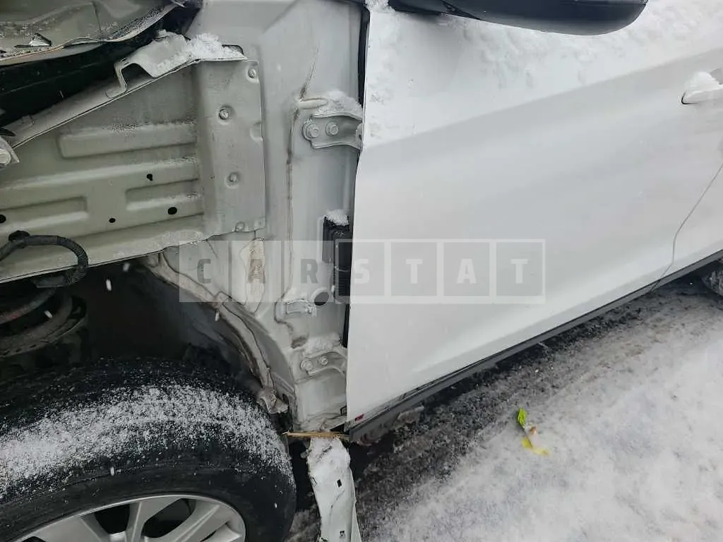 Photo 2 of 18: 2019 Hyundai Tucson, VIN KMHJ2817GKU816019 — Korean insurance auction