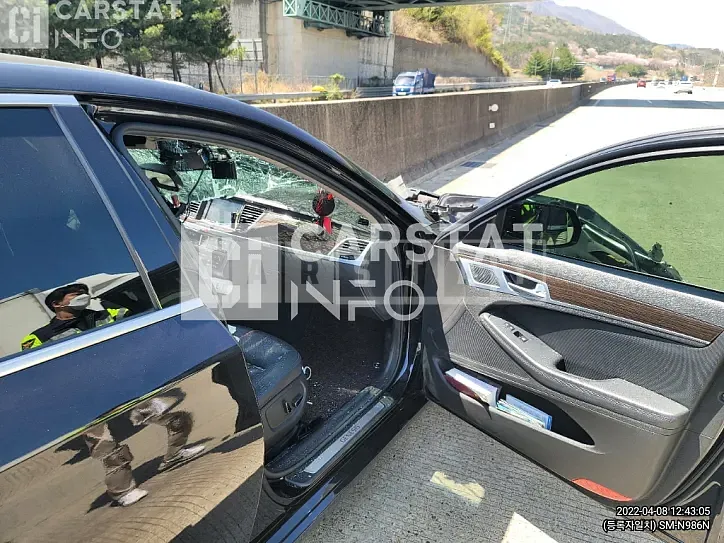 Photo 2 of 10: 2018 Genesis G80 2.2 (Diesel), VIN KMHGL412DJU282570 — Korean insurance auction