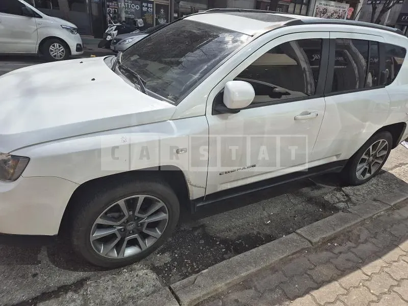 Photo 2 of 3: 2016 Jeep Compass 2.4 Limited — Korean insurance auction