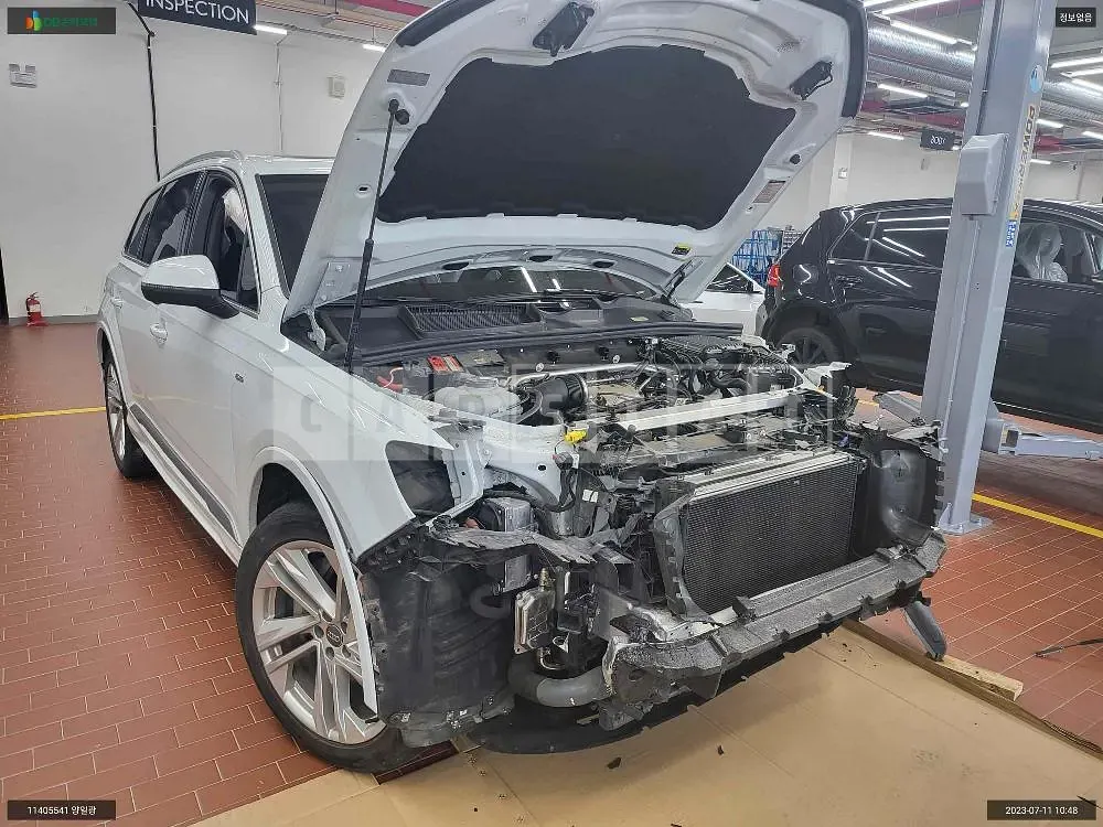 Photo 2 of 12: 2021 Audi Q7 45 TDI quattro, VIN WAUZZZ4M3MD002500 — Korean insurance auction