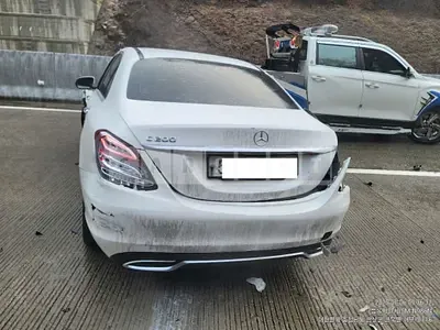 Photo 1 of 8: 2016 Mercedes-Benz C 200 — Korean insurance auction