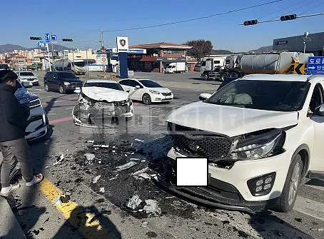 Photo 2 of 15: 2015 Kia Sorento, VIN KNAPK81ABFA038816 — Korean insurance auction