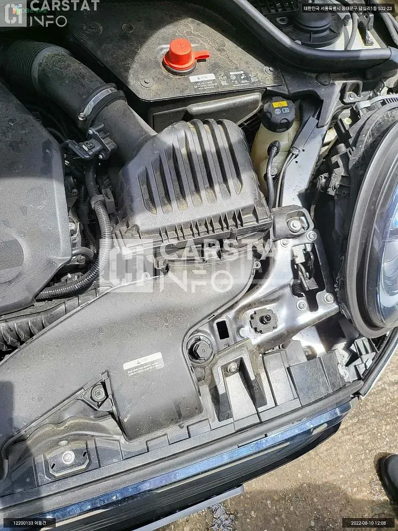 Photo 2 of 19: 2021 MINI Cooper, VIN WMWXR7100M2N44761 — Korean insurance auction