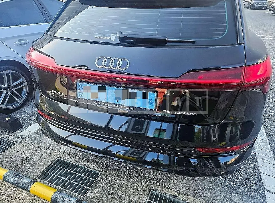 Photo 2 of 21: 2020 Audi e-tron 55 quattro — Korean insurance auction