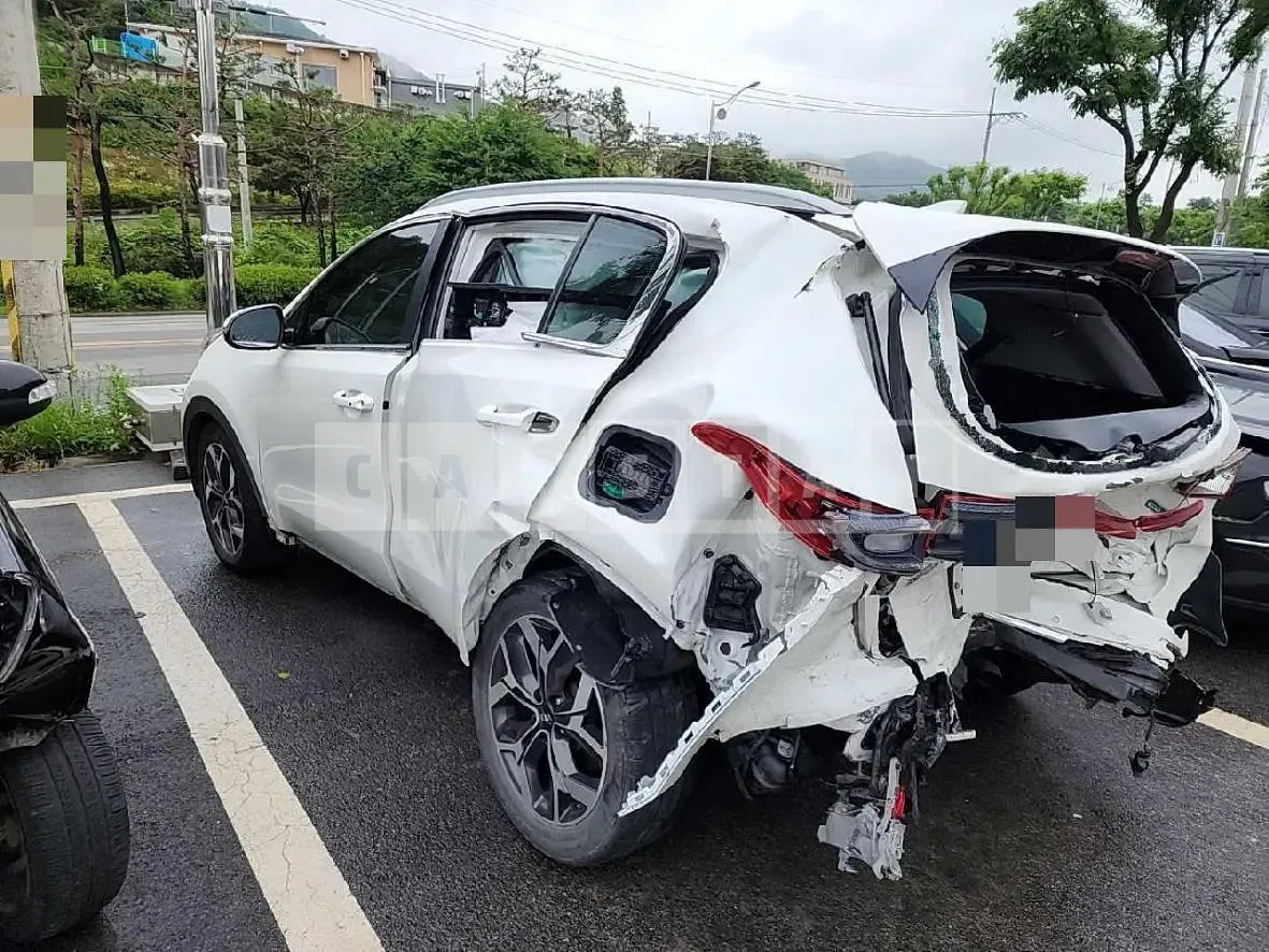 Photo 2 of 17: 2020 Kia Sportage, VIN KNAPN813BLK816338 — Korean insurance auction