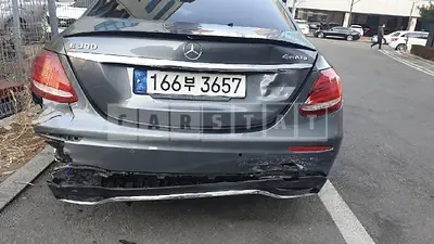 Photo 1 of 15: 2019 Mercedes-Benz E 300, VIN WDDZF4JB8KA540275 — Korean insurance auction