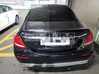 Photo 1 of 19: 2018 Mercedes-Benz E220 d, VIN WDDZF0EB3JA414908 — Korean insurance auction