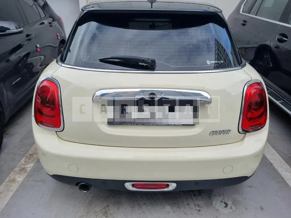 Photo 2 of 10: 2017 MINI Cooper Five-Door — Korean insurance auction