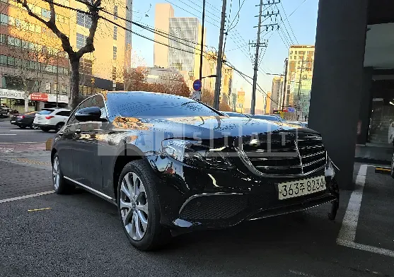Photo 2 of 6: 2020 Mercedes-Benz E220d 4Matic, VIN WDDZF0FB4LA751878 — Korean insurance auction