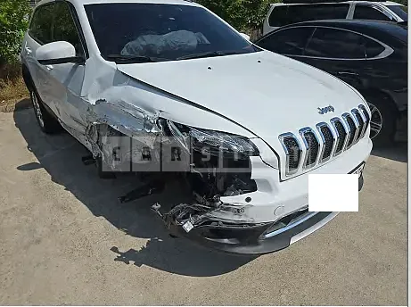 Photo 2 of 13: 2015 Jeep Cherokee — Korean insurance auction