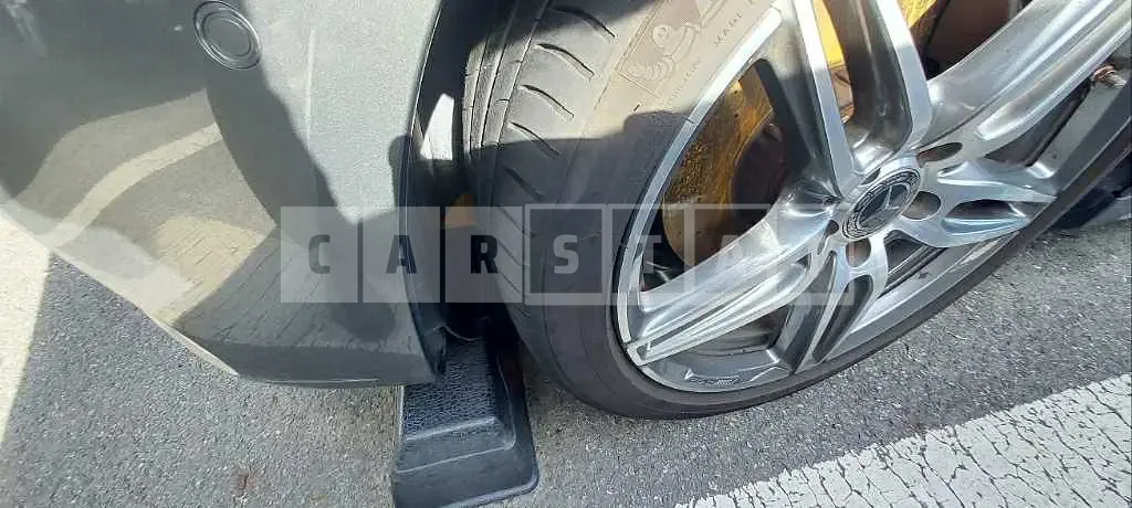 Photo 2 of 44: 2018 Mercedes-Benz E300, VIN WDDZF4JB9JA354730 — Korean insurance auction