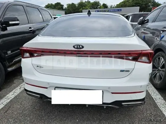 Photo 2 of 12: 2020 Kia K5 — Korean insurance auction