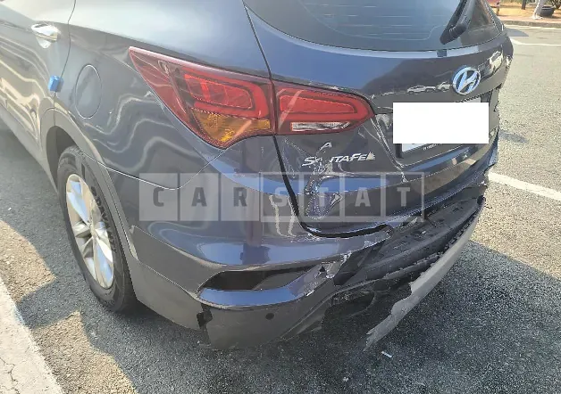 Photo 2 of 8: 2017 Hyundai Santa Fe, VIN KMHSW81UBHU741427 — Korean insurance auction