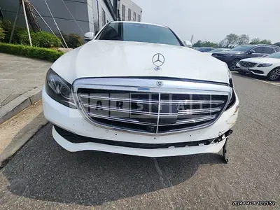 Photo 1 of 56: 2020 Mercedes-Benz E300 4Matic — Korean insurance auction