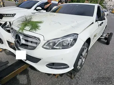 Photo 1 of 13: 2016 Mercedes-Benz E250 BlueTec 4Matic — Korean insurance auction