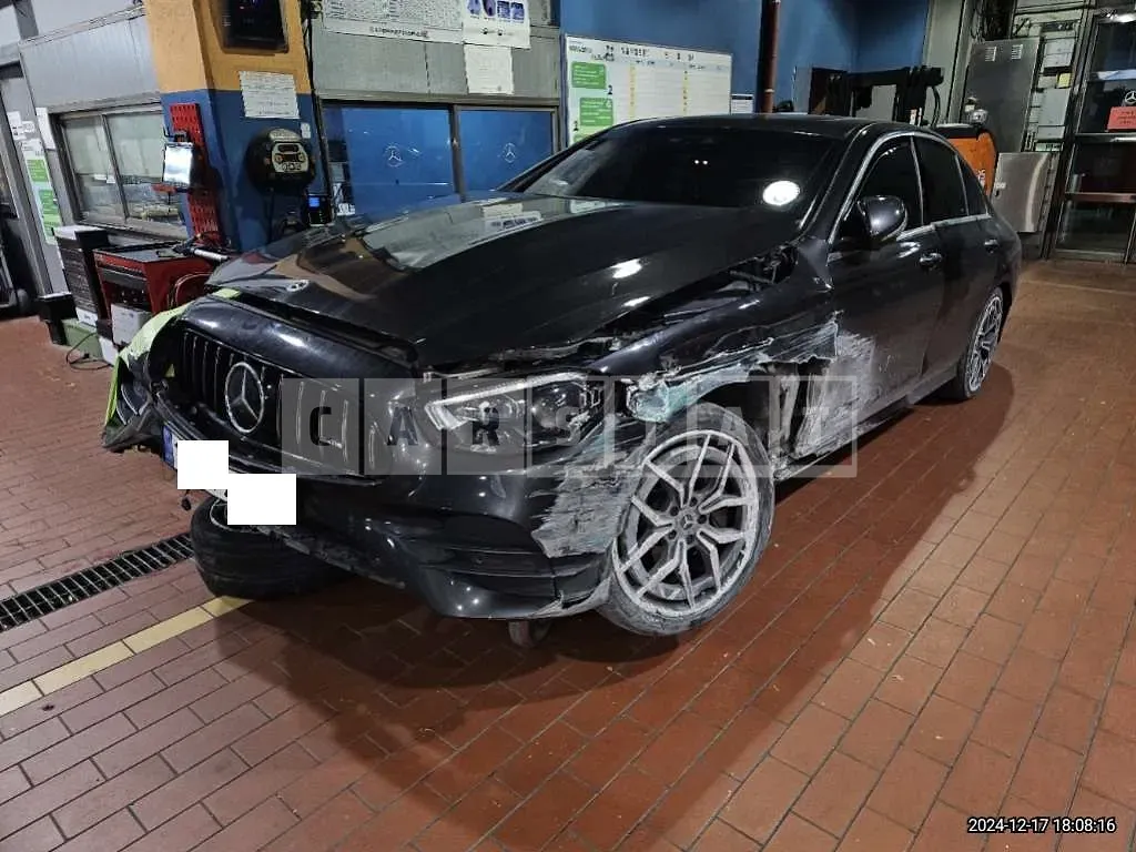 Photo 2 of 26: 2023 Mercedes-Benz E220d 4Matic — Korean insurance auction