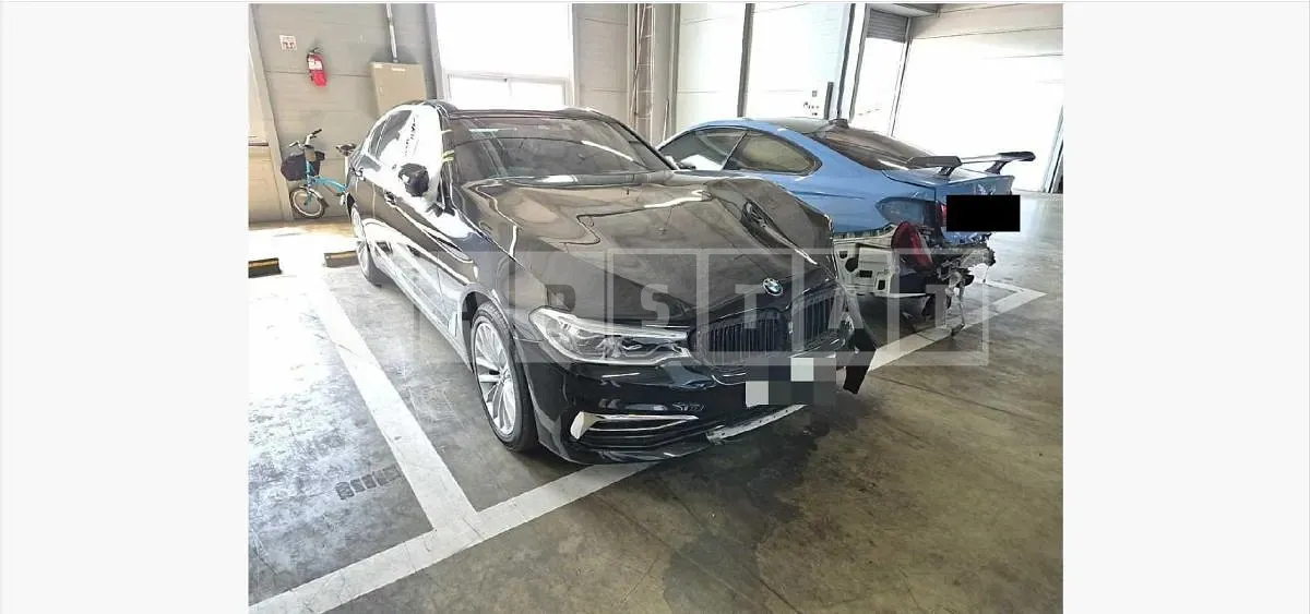 Photo 2 of 28: 2020 BMW 520d Luxury — Korean insurance auction