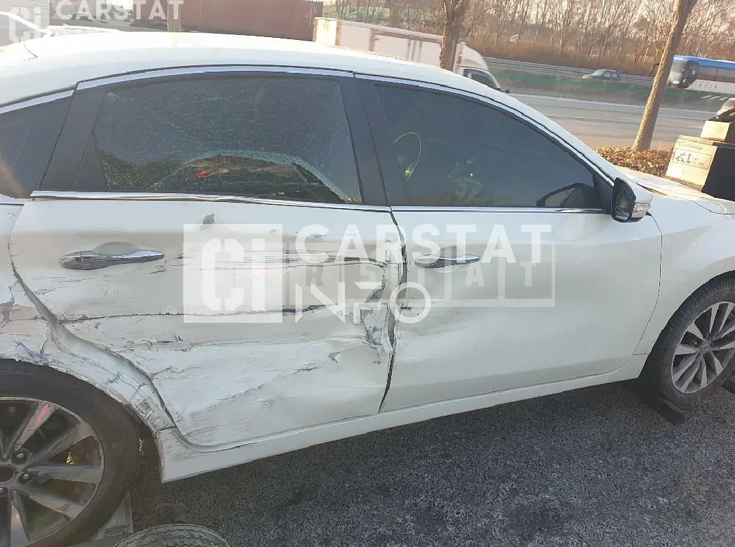 Photo 2 of 5: 2016 Nissan Altima 2.5 — Korean insurance auction