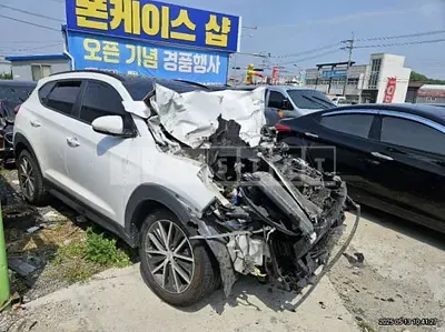 Photo 1 of 13: 2017 Hyundai Tucson — Korean insurance auction