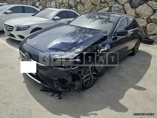 Photo 2 of 12: 2021 Mercedes-Benz E220d 4Matic — Korean insurance auction