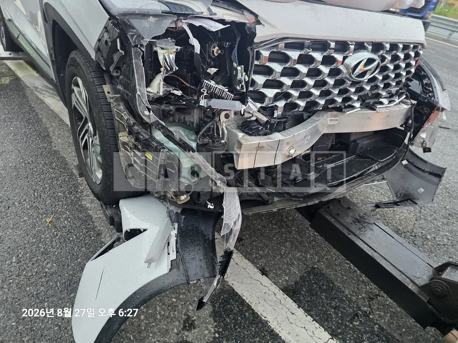 Photo 2 of 3: 2021 Hyundai Santa Fe — Korean insurance auction