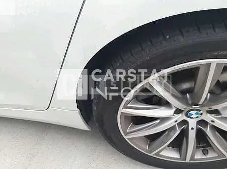 Photo 2 of 10: 2018 BMW 520i, VIN WBAJK7102JBP71083 — Korean insurance auction