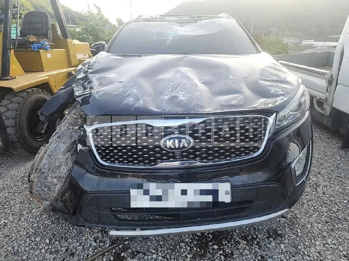 Photo 2 of 17: 2015 Kia Sorento 4WD — Korean insurance auction
