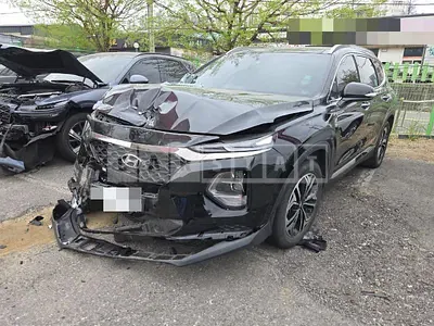 Photo 1 of 28: 2018 Hyundai Santa Fe TM 4WD — Korean insurance auction