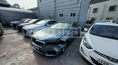 Photo 2 of 25: 2017 BMW 520d xDrive, VIN WBAJC5109HG851544 — Korean insurance auction