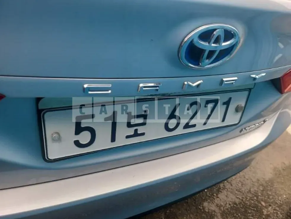 Photo 2 of 16: 2018 Toyota Camry Hybrid — Korean insurance auction