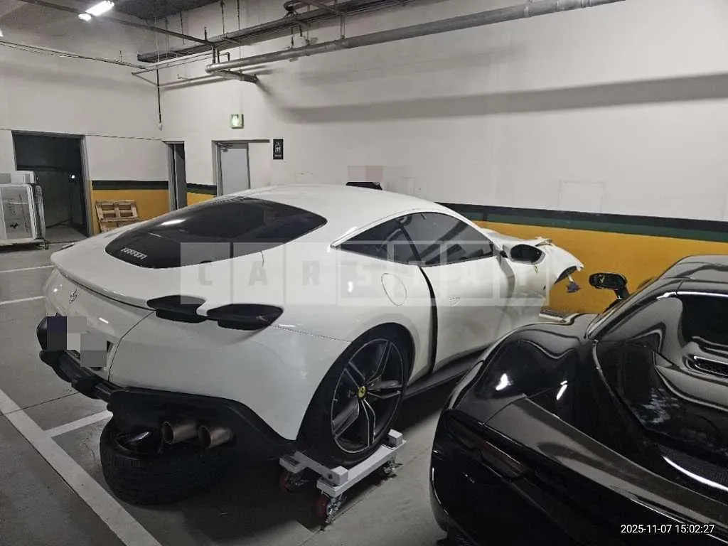 Photo 2 of 9: 2023 Ferrari Roma — Korean insurance auction