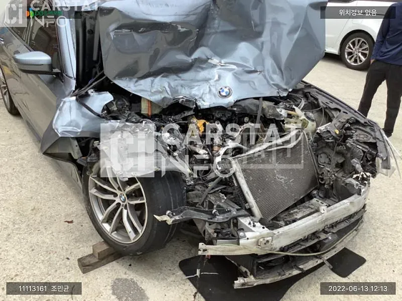 Photo 2 of 16: 2017 BMW 520d, VIN WBAJC3105HG992504 — Korean insurance auction