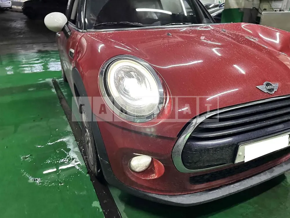 Photo 2 of 18: 2018 MINI Cooper D, VIN WMWXY3105JTE27102 — Korean insurance auction