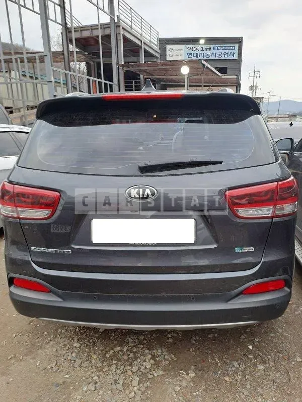 Photo 2 of 10: 2015 Kia Sorento — Korean insurance auction