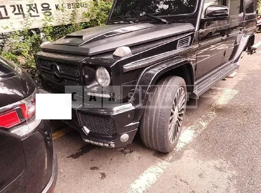 Photo 2 of 45: 2017 Mercedes-Benz G350 d, VIN WDCYC4JF2HX272924 — Korean insurance auction