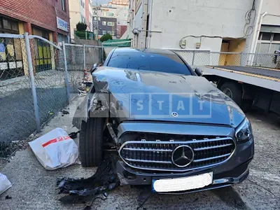 Photo 1 of 7: 2021 Mercedes-Benz E250, VIN W1KZF4FB2MA956821 — Korean insurance auction