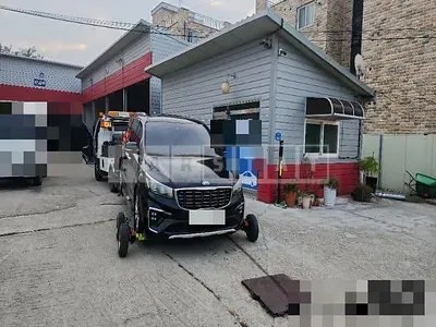 Photo 1 of 13: 2018 Kia Carnival Limousine — Korean insurance auction