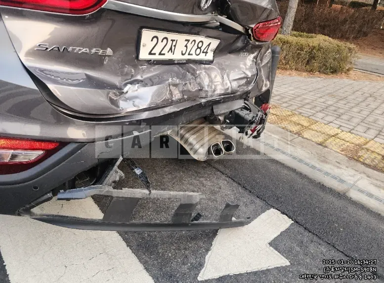 Photo 2 of 5: 2019 Hyundai Santa Fe — Korean insurance auction