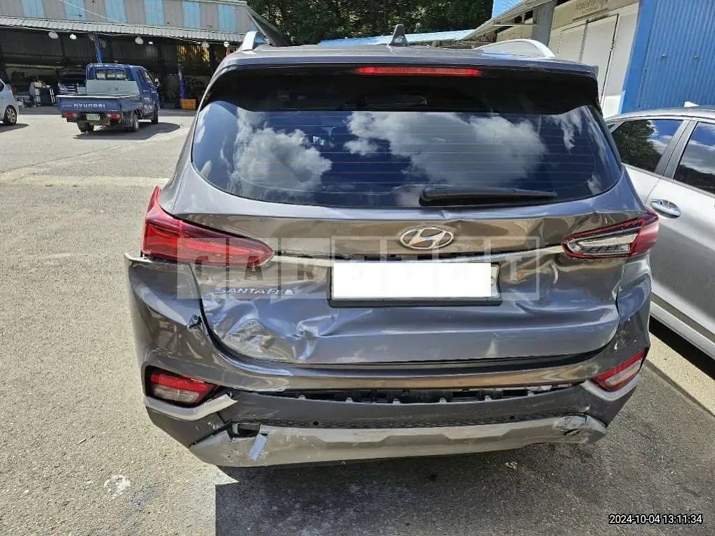 Photo 2 of 15: 2020 Hyundai Santa Fe — Korean insurance auction