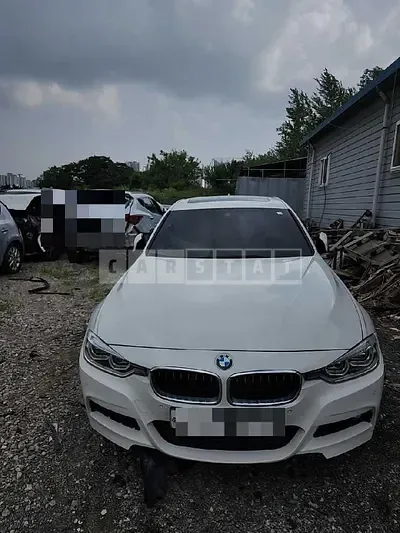 Photo 1 of 13: 2017 BMW 320i — Korean insurance auction