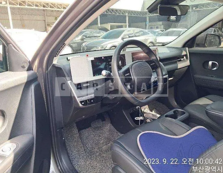 Photo 2 of 38: 2021 Hyundai IONIQ, VIN KMHKN81AFNU050123 — Korean insurance auction