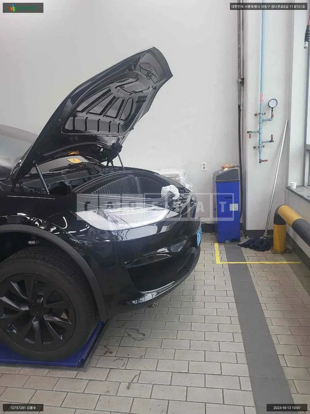Photo 2 of 18: 2023 Tesla Model X, VIN 7SAXCDE54PF398121 — Korean insurance auction