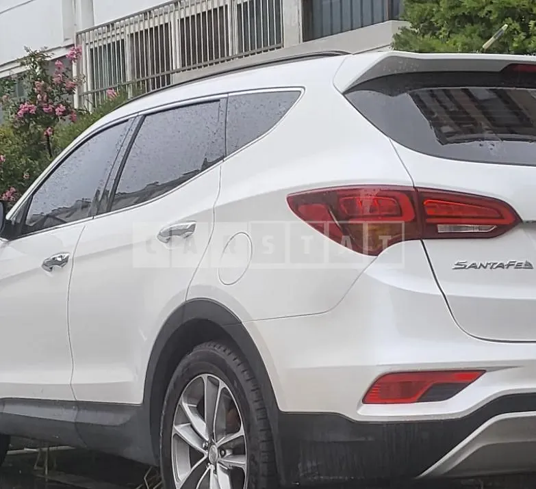 Photo 2 of 9: 2015 Hyundai Santa Fe DM — Korean insurance auction
