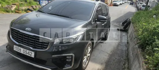 Photo 2 of 5: 2019 Kia Carnival — Korean insurance auction