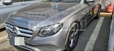 Photo 1 of 18: 2018 Mercedes-Benz E220 d 4Matic, VIN WDDZF0FB4JA418576 — Korean insurance auction