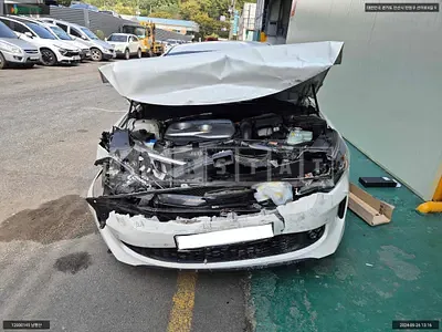 Photo 1 of 10: 2017 Kia K5 Hybrid, VIN KNAGW41EBJA018401 — Korean insurance auction